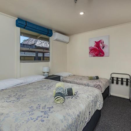 ริเวอร์ไซด์ ลอดจ์ ไปเฮีย Motel ภายนอก รูปภาพ