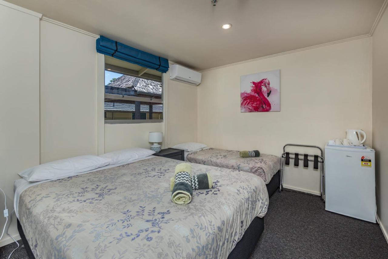 ริเวอร์ไซด์ ลอดจ์ ไปเฮีย Motel ภายนอก รูปภาพ